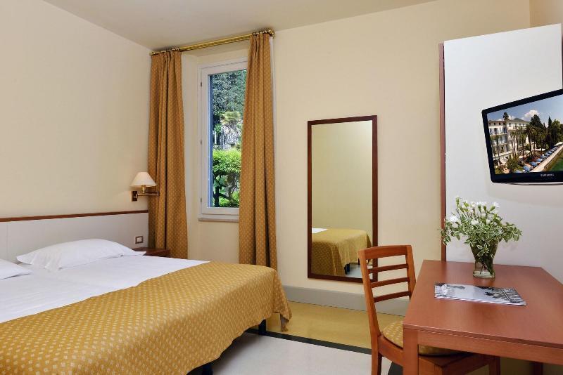 Hotel Monte Baldo E Villa Acquarone Gardone Riviera Exterior foto