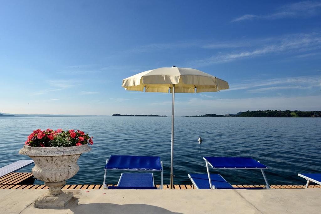 Hotel Monte Baldo E Villa Acquarone Gardone Riviera Exterior foto